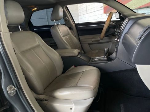 Used 2007 Chrysler 300 Touring image 24