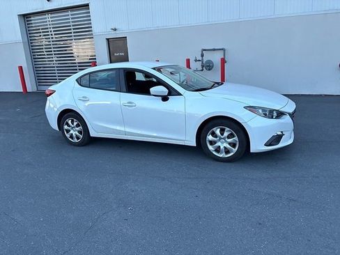 Used 2016 MAZDA MAZDA3 i Sport FWD image 4