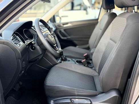 Used 2018 Volkswagen Tiguan S image 21