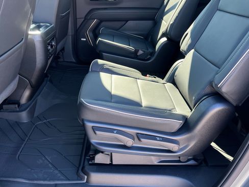 New 2026 Chevrolet Suburban Premier image 24