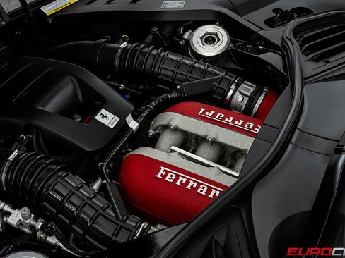 Used 2023 Ferrari Purosangue image 11
