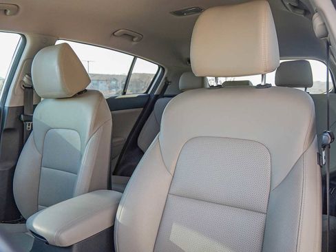 Used 2020 Kia Sportage EX image 11