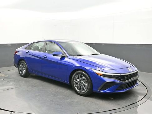 Used 2024 Hyundai Elantra SEL FWD image 7