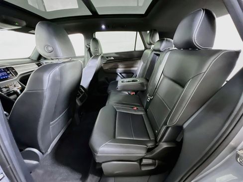 Used 2023 Volkswagen Atlas Cross Sport SE image 24