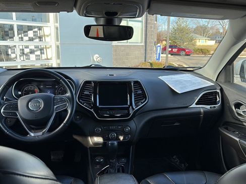 Used 2019 Jeep Cherokee Limited image 8