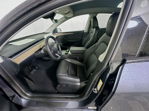 Used 2023 Tesla Model Y 2WD image 12