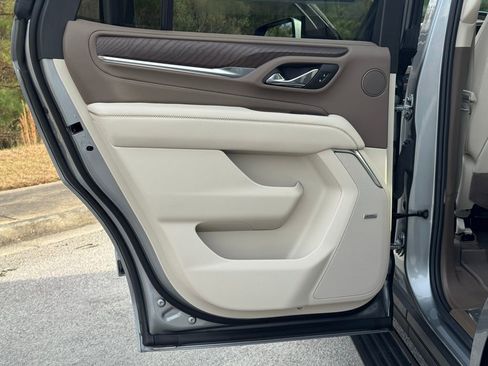 Used 2024 GMC Yukon Denali w/ Advanced Technology Package image 28