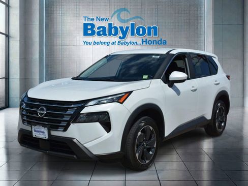 Used 2024 Nissan Rogue SV AWD/4WD image 1