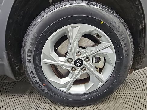 Used 2024 Hyundai Tucson SE image 37