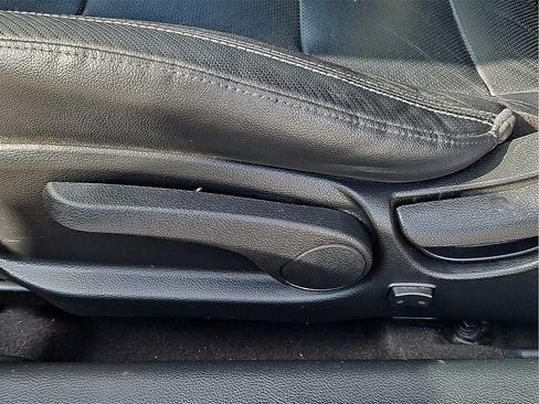 Used 2016 Kia Forte Koup SX w/ SX Premium Package image 17