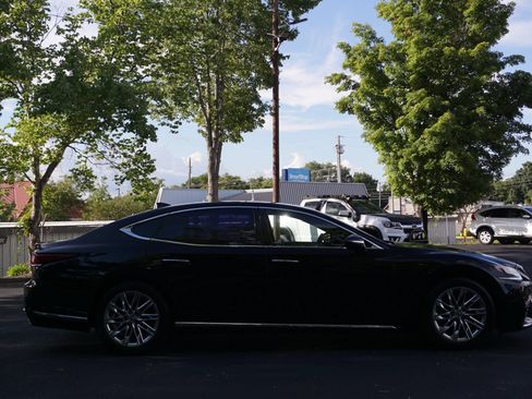 Used 2018 Lexus LS 500 w/ Accessory Package (Z2) RWD image 8