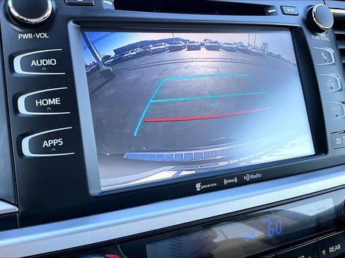 Used 2017 Toyota Highlander XLE image 24