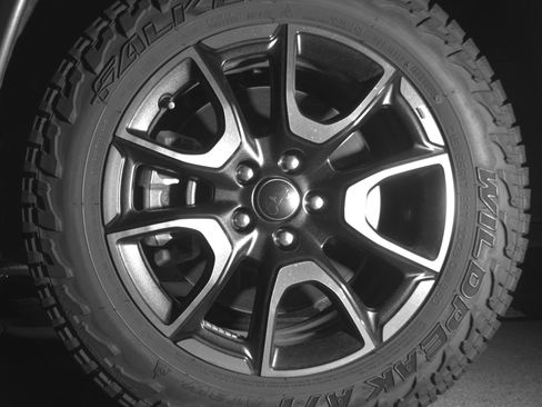 Used 2025 Jeep Compass Trailhawk AWD/4WD image 12