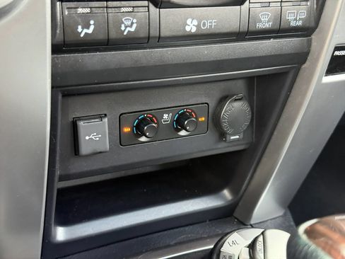 Used 2021 Toyota 4Runner Limited AWD/4WD image 23