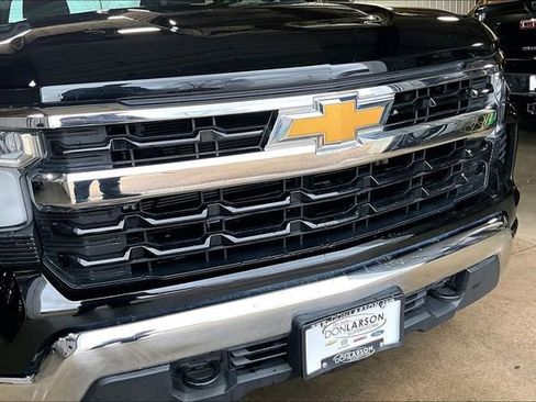 Used 2024 Chevrolet Silverado 1500 LT image 11