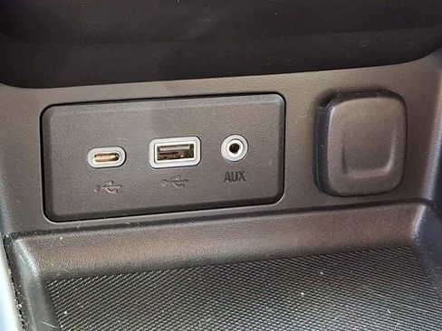 Used 2024 GMC Terrain SLE w/ Driver Convenience Package image 29