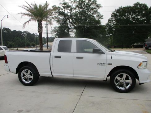 Used 2018 RAM 1500 Express RWD image 10