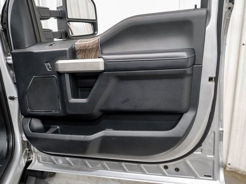 Used 2019 Ford F350 Lariat w/ Lariat Value Package AWD/4WD image 47