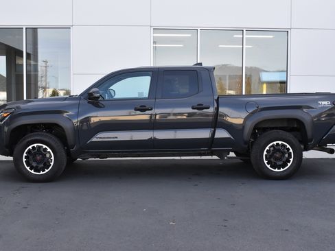 Used 2024 Toyota Tacoma TRD Off-Road w/ TRD Off Road Upgrade Package image 10