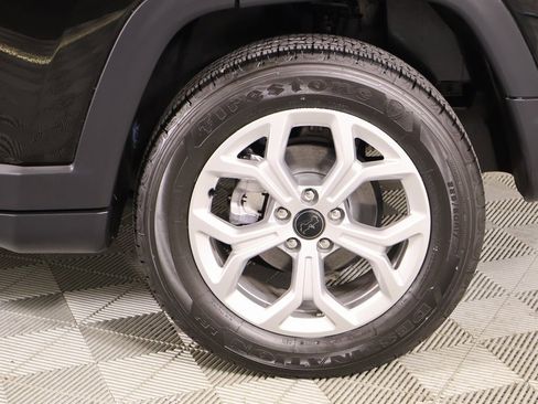 Used 2025 Jeep Compass Latitude image 18