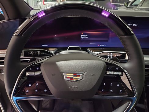 Certified 2025 Cadillac Escalade Premium Luxury image 15