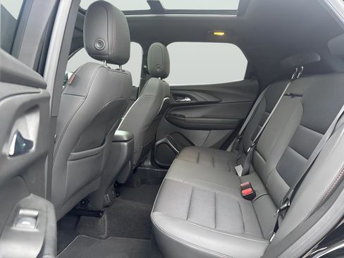 Used 2023 Chevrolet TrailBlazer RS w/ Sun and Liftgate Package image 9