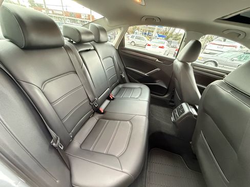 Used 2020 Volkswagen Passat 2.0T R-Line image 16