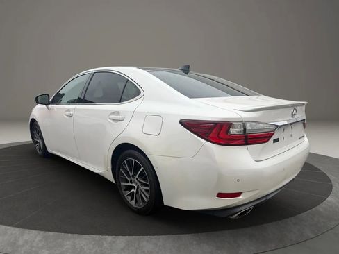 Used 2018 Lexus ES 350 w/ Luxury Package w/Wood Trim image 7