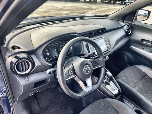 Used 2018 Nissan Kicks SV FWD image 11