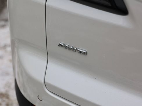 Used 2022 Cadillac XT4 Sport w/ Enhanced Visibility Package image 7