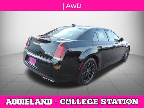 Used 2019 Chrysler 300 S AWD/4WD image 4