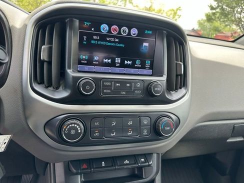 Used 2017 Chevrolet Colorado LT w/ LT Convenience Package AWD/4WD image 19