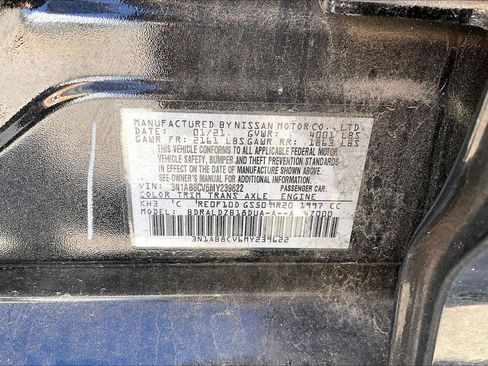 Used 2021 Nissan Sentra SV w/ SV Premium Package FWD image 2