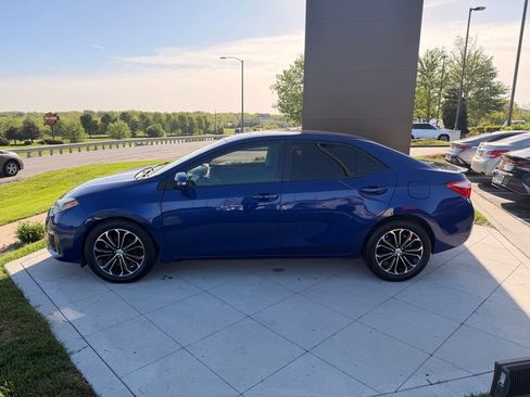 Used 2015 Toyota Corolla S FWD image 2