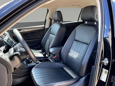 Used 2023 Volkswagen Tiguan SE AWD/4WD image 25