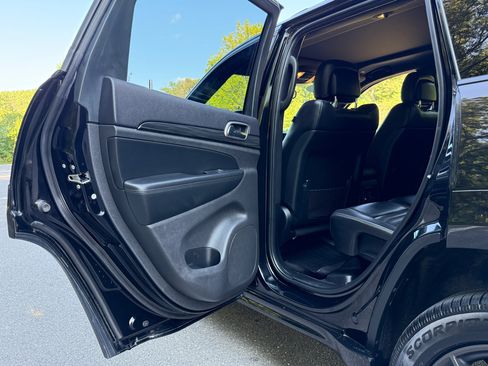 Used 2019 Jeep Grand Cherokee Limited X image 28