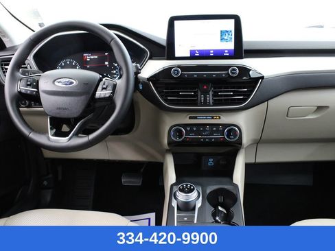 Used 2022 Ford Escape SEL w/ Class II Trailer Tow Package image 8