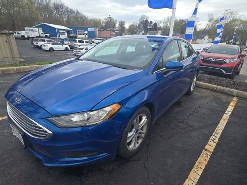 Used 2018 Ford Fusion SE w/ Fusion SE Technology Package image 11