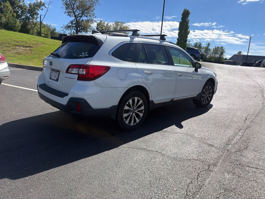 Used 2019 Subaru Outback 2.5i Touring w/ Popular Package #3A AWD/4WD image 10