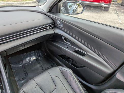 Used 2023 Hyundai Elantra Limited FWD image 16