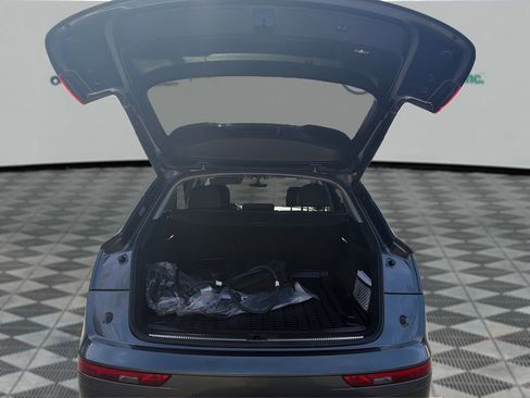 Used 2023 Audi Q5 e Prestige image 13