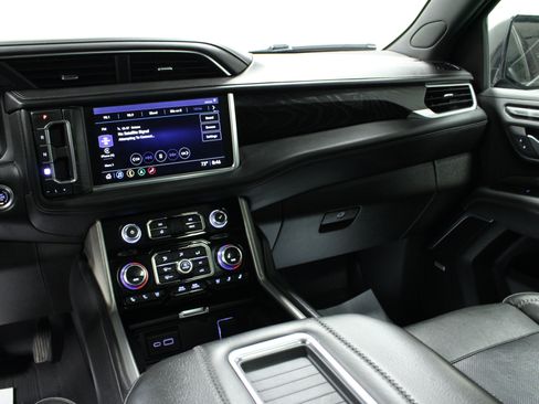 Used 2021 GMC Yukon XL Denali AWD/4WD image 20