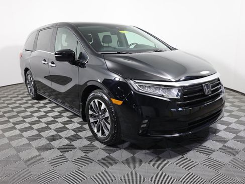 Used 2024 Honda Odyssey EX-L image 3