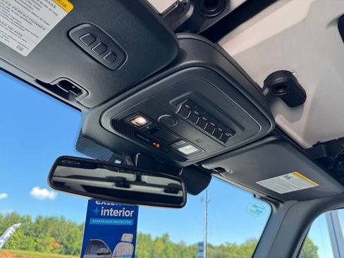 New 2025 Ford Bronco Badlands image 25