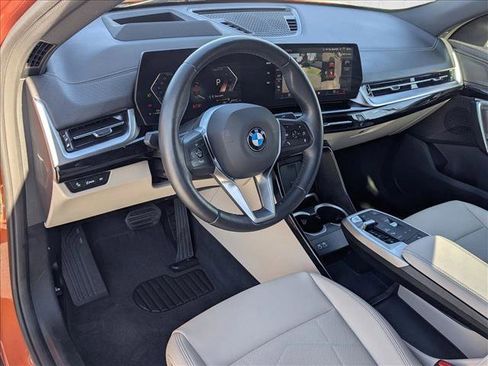Used 2025 BMW X2 xDrive28i w/ Technology Package image 9