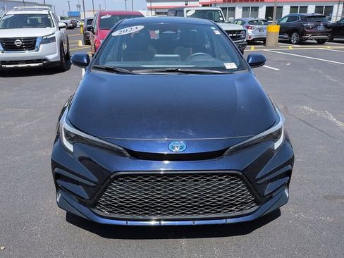 Used 2023 Toyota Corolla SE w/ SE Package AWD/4WD image 2