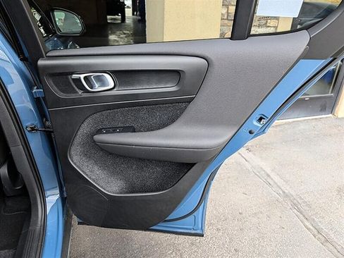 Used 2023 Volvo C40 P8 Recharge Ultimate AWD/4WD image 28