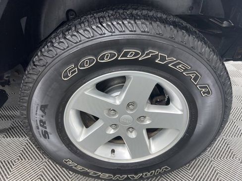 Used 2017 Jeep Wrangler Sport w/ Quick Order Package 24S image 9