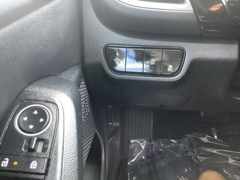 Used 2024 Kia Seltos S FWD image 18