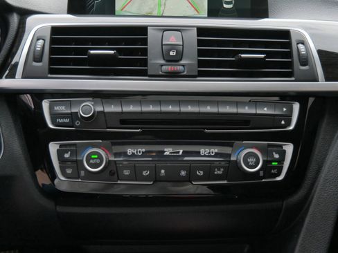 Used 2016 BMW 320i xDrive Sedan image 19